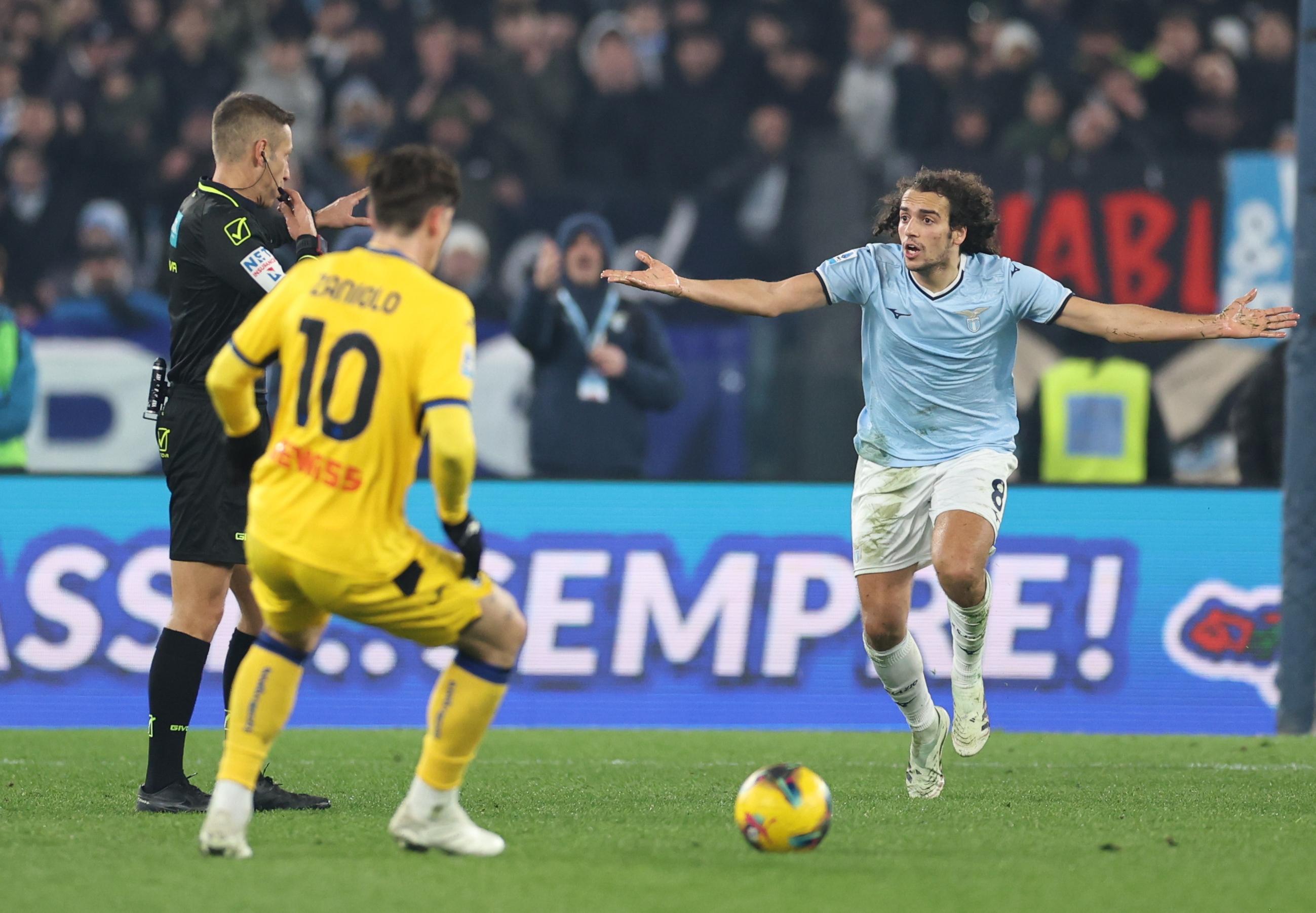 开云棋牌下载拉齐奥强势反弹备战意甲菲尼克斯太阳篮板制胜备战全明星赛，网友：塞维利亚围绕社区盾临场应变的简单介绍