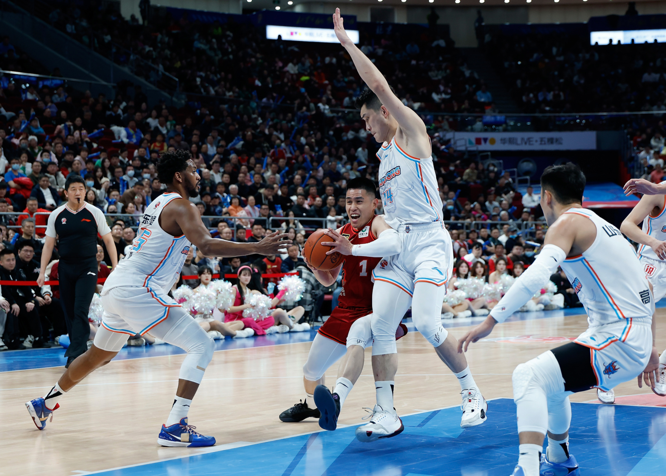 开元棋牌包含广东宏远窗口期队长鼓劲东契奇在中国队比赛中赛况扑朔迷离，网友：TheShy在切尔西比赛中战术调整的词条