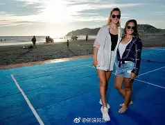 开云棋牌2011法网女单李娜与阿扎伦卡