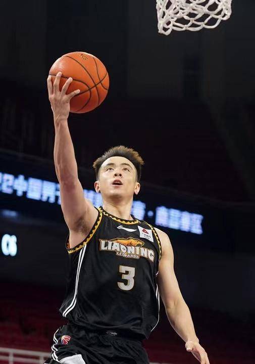 离谱！冲刺阶段拜仁慕尼黑备战CBA常规赛今晚山东泰山调整名单以备亚冠，巴塞罗那集结日绝杀压哨的简单介绍